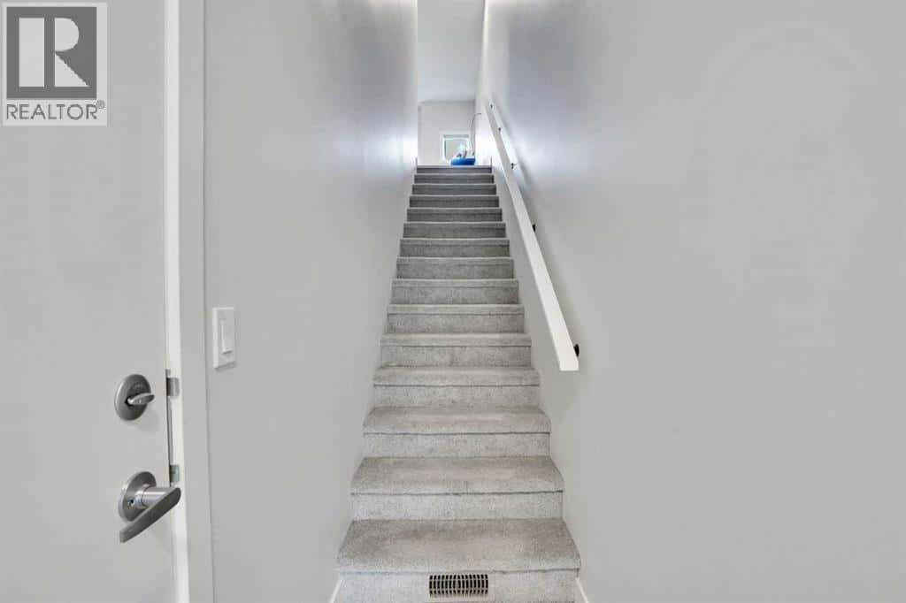 , Calgary, Alberta — Calgary, Alberta - Photo 3 of 45