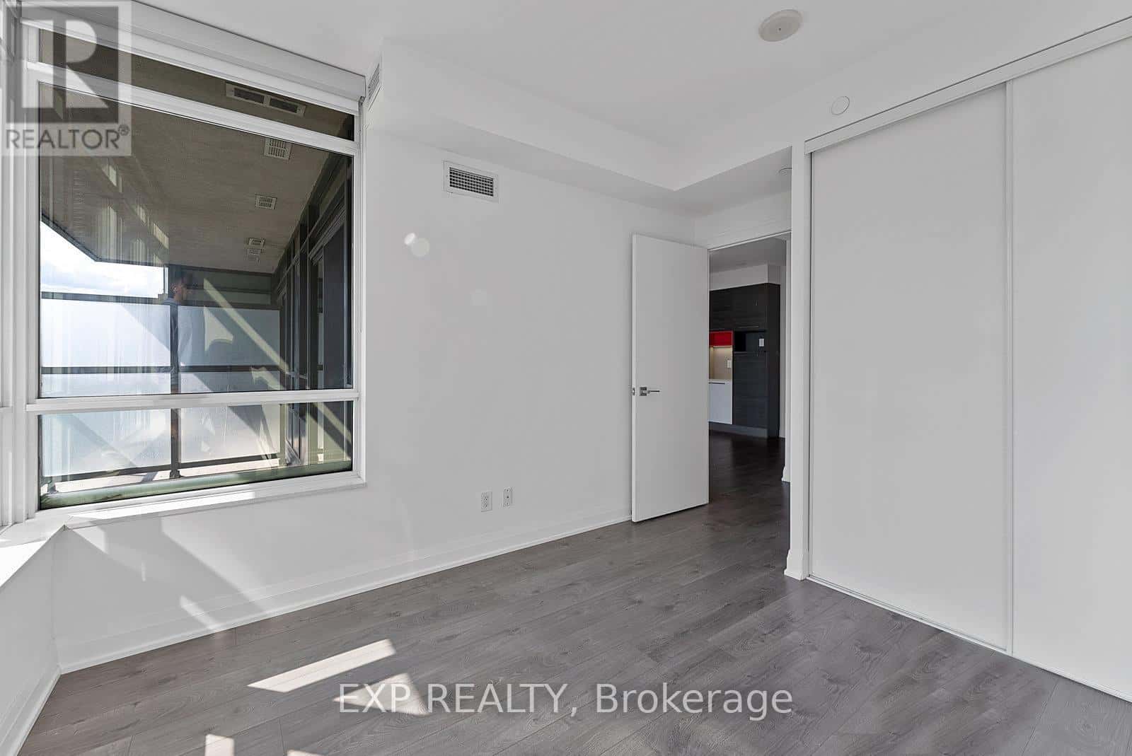 1601 - 36 PARK LAWN ROAD W — Toronto (Mimico) - Photo 2 of 20