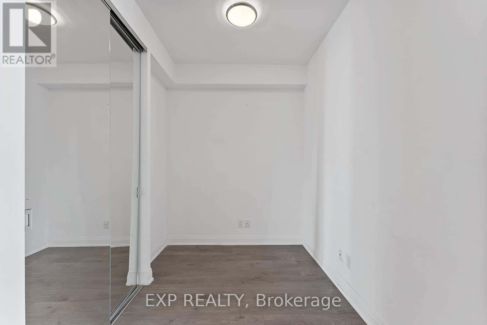 1601 - 36 PARK LAWN ROAD W — Toronto (Mimico) - Photo 3 of 20