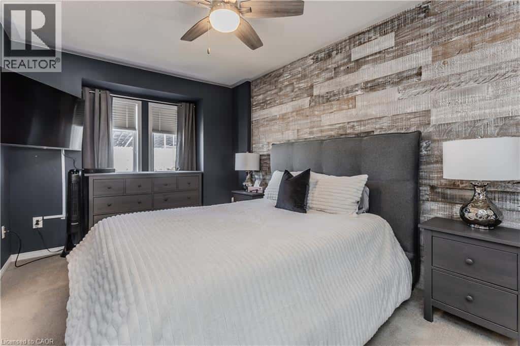 3356 MIKALDA Road — Burlington - Photo 4 of 38