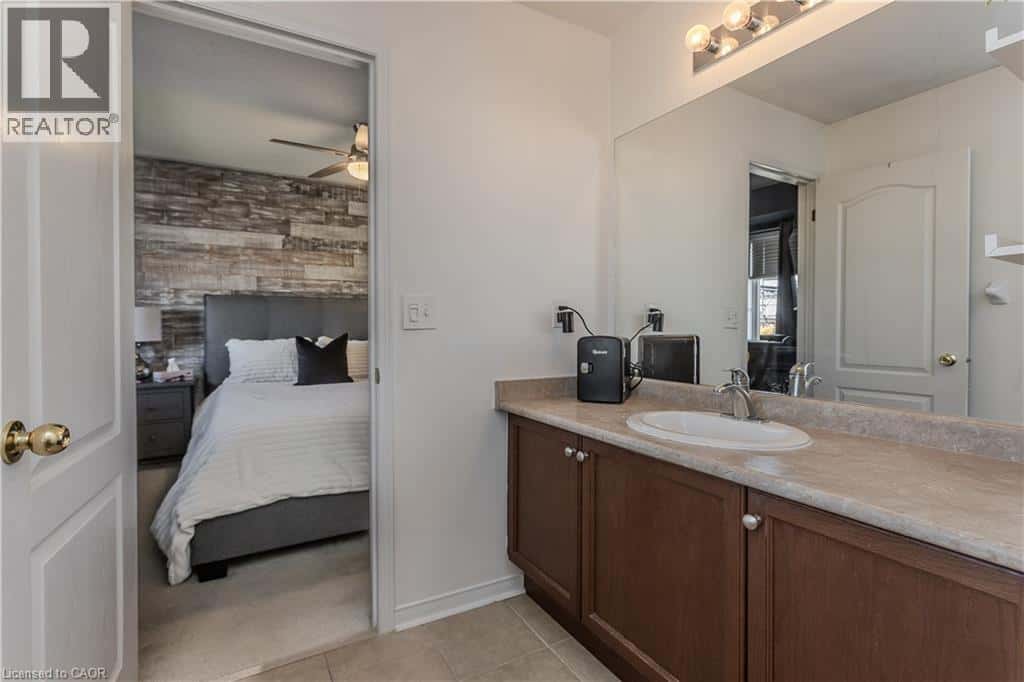 3356 MIKALDA Road — Burlington - Photo 3 of 38