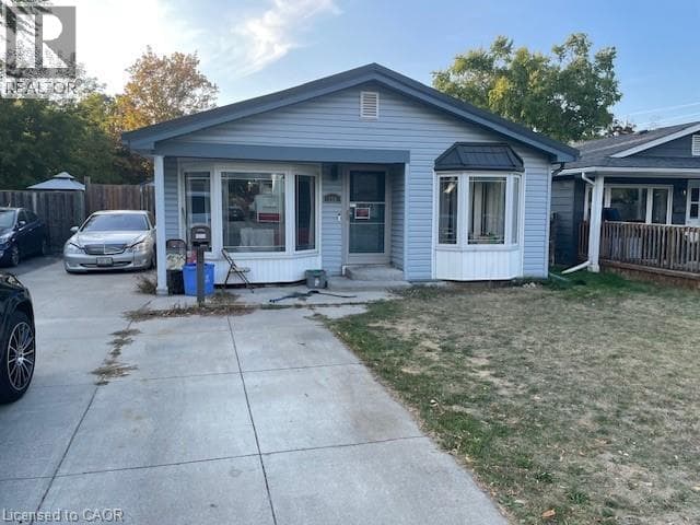 156 TRAYNOR Avenue — Kitchener - Main photo