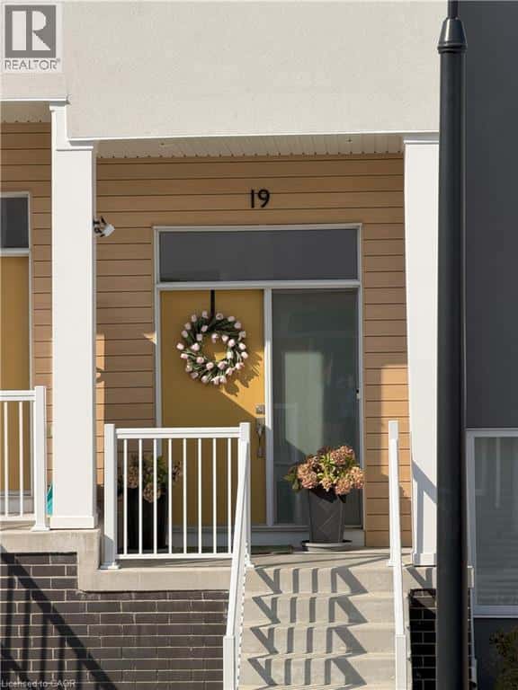 19 VISIONARY Avenue — Kitchener, Ontario - Photo 2 of 45