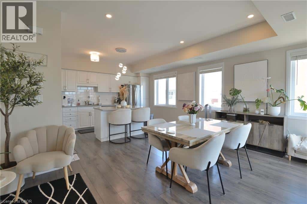 19 VISIONARY Avenue — Kitchener, Ontario - Photo 5 of 45