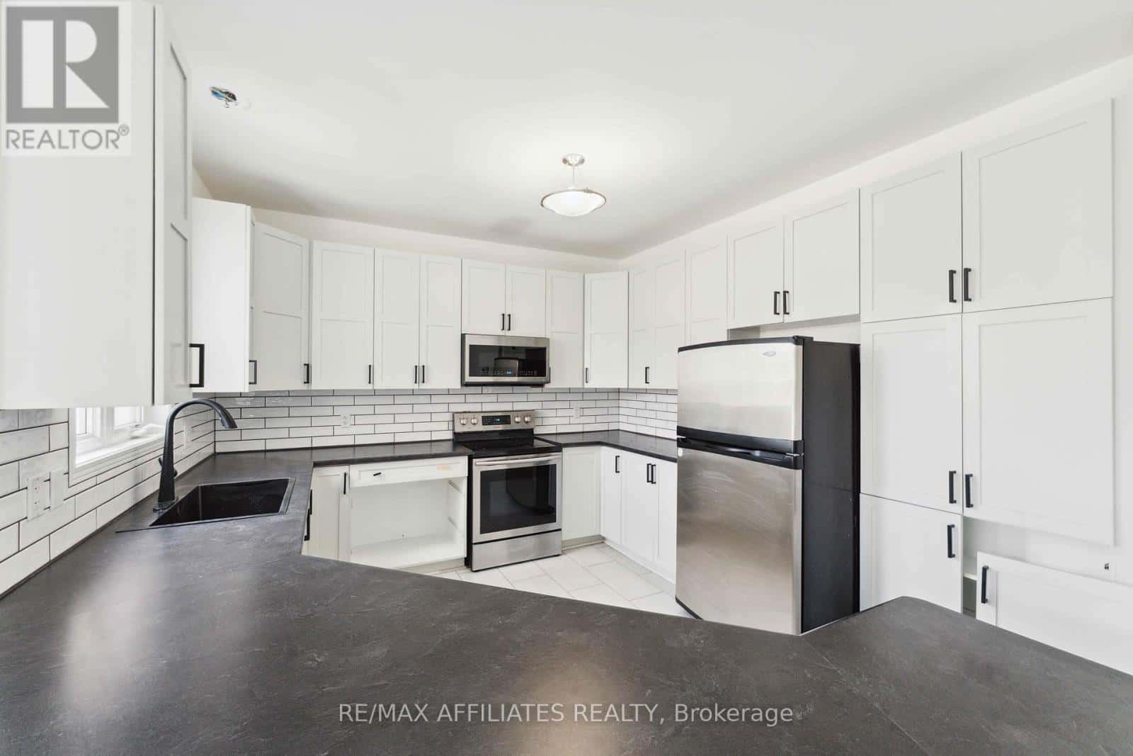 59 BAYWOOD DRIVE — Ottawa - Photo 3 of 45