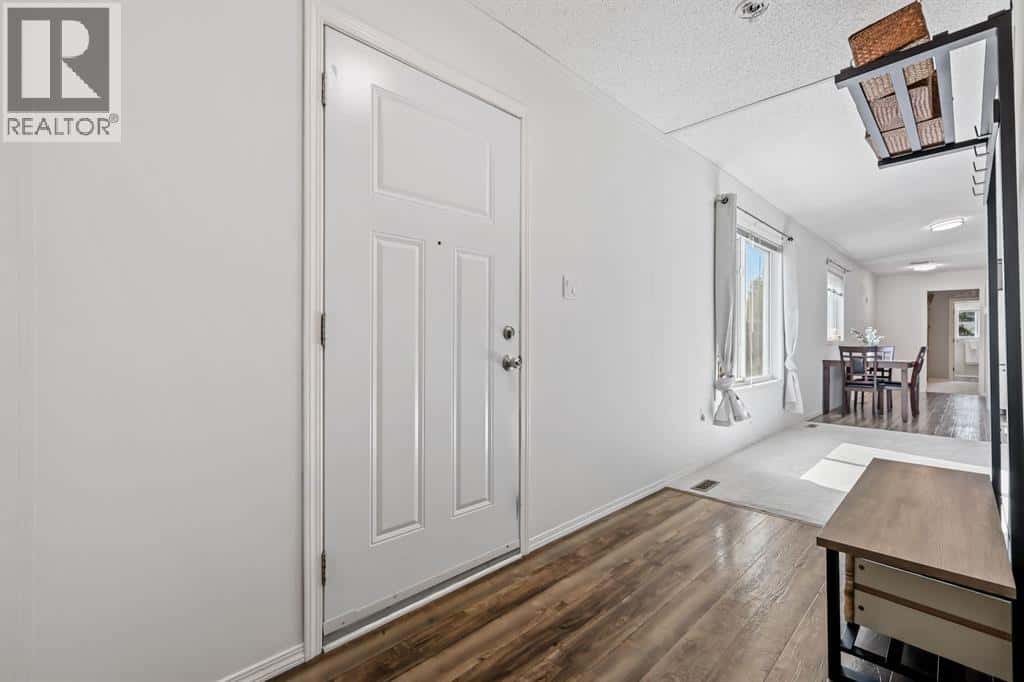 , Okotoks, Alberta — Okotoks, Alberta - Photo 3 of 29