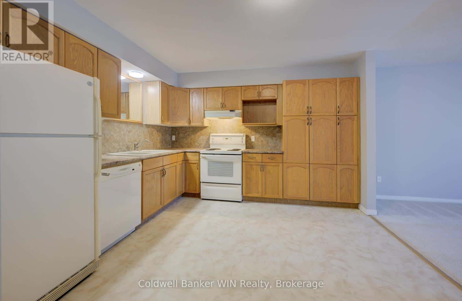 302 - 440 DURHAM STREET W — Wellington North (Mount Forest) - Photo 3 of 26