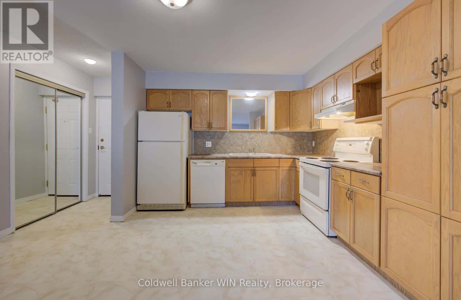 302 - 440 DURHAM STREET W — Wellington North (Mount Forest) - Photo 4 of 26