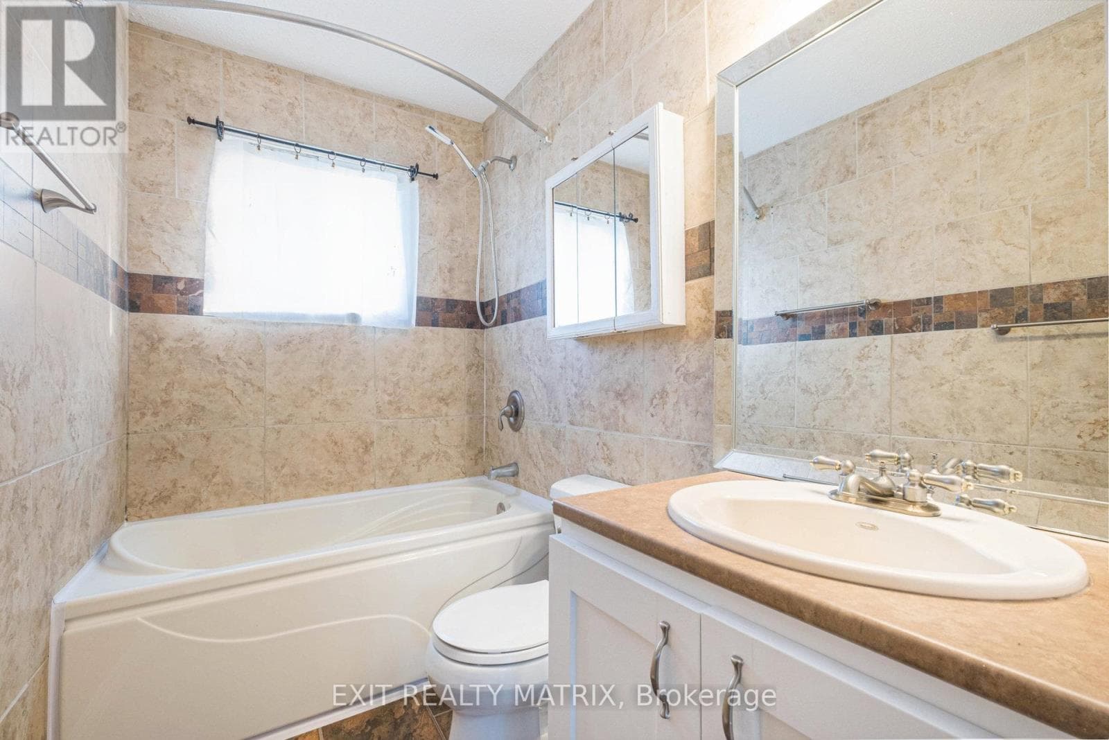 3333 WHITE SPRUCE STREET — Ottawa - Main photo