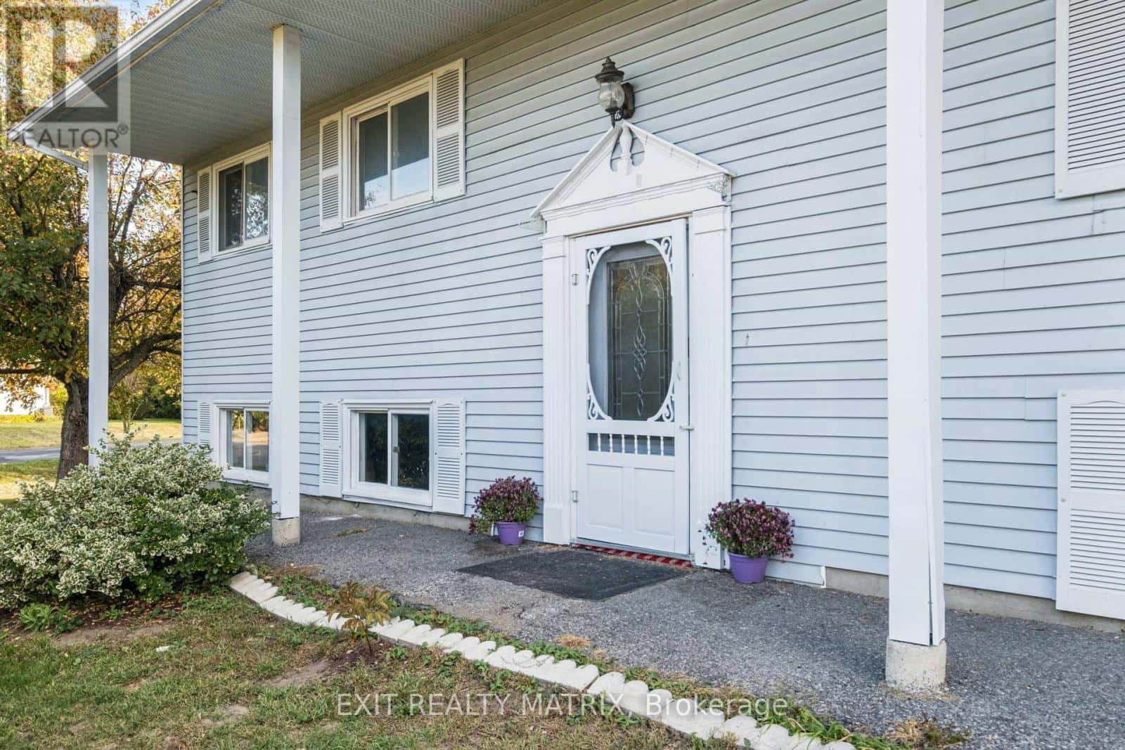 3333 WHITE SPRUCE STREET — Ottawa - Photo 5 of 35