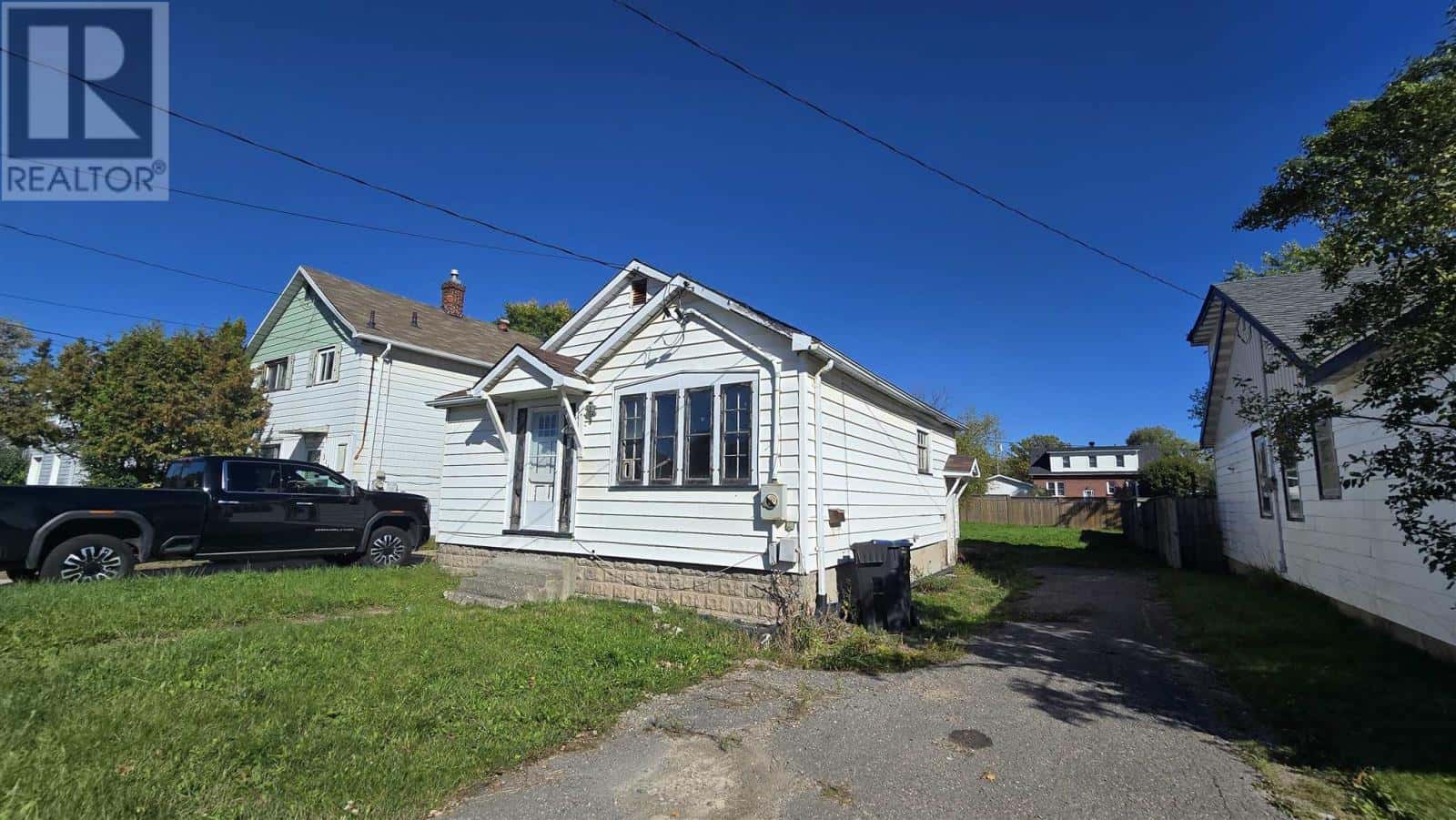 312 Pim ST — Sault Ste. Marie - Photo 2 of 19