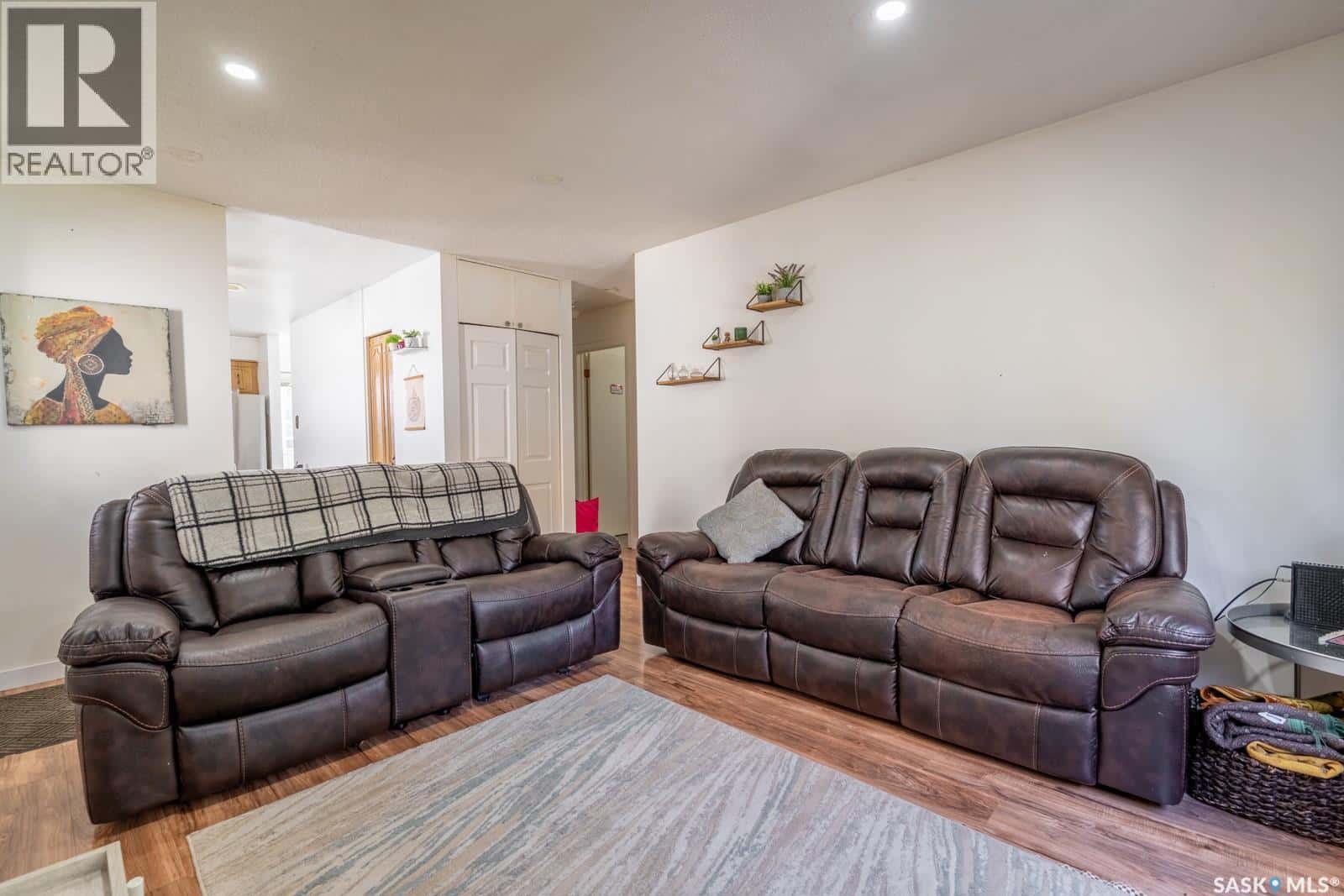 1357 Grosvenor STREET — Regina - Photo 4 of 31