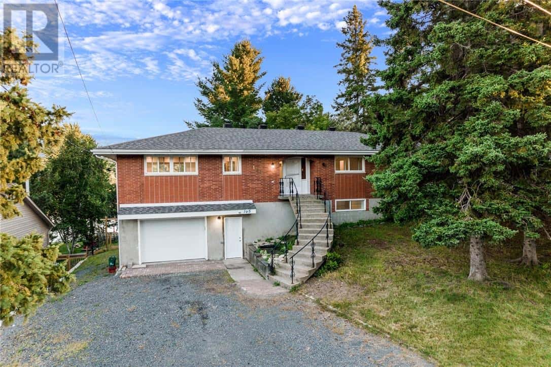 105 Simon Lake Drive — Naughton - Photo 2 of 57