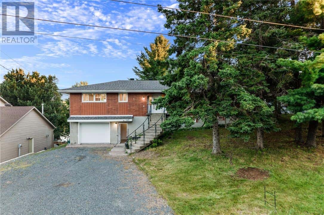 105 Simon Lake Drive — Naughton - Photo 3 of 57