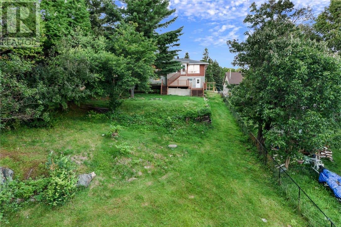 105 Simon Lake Drive — Naughton - Photo 5 of 57