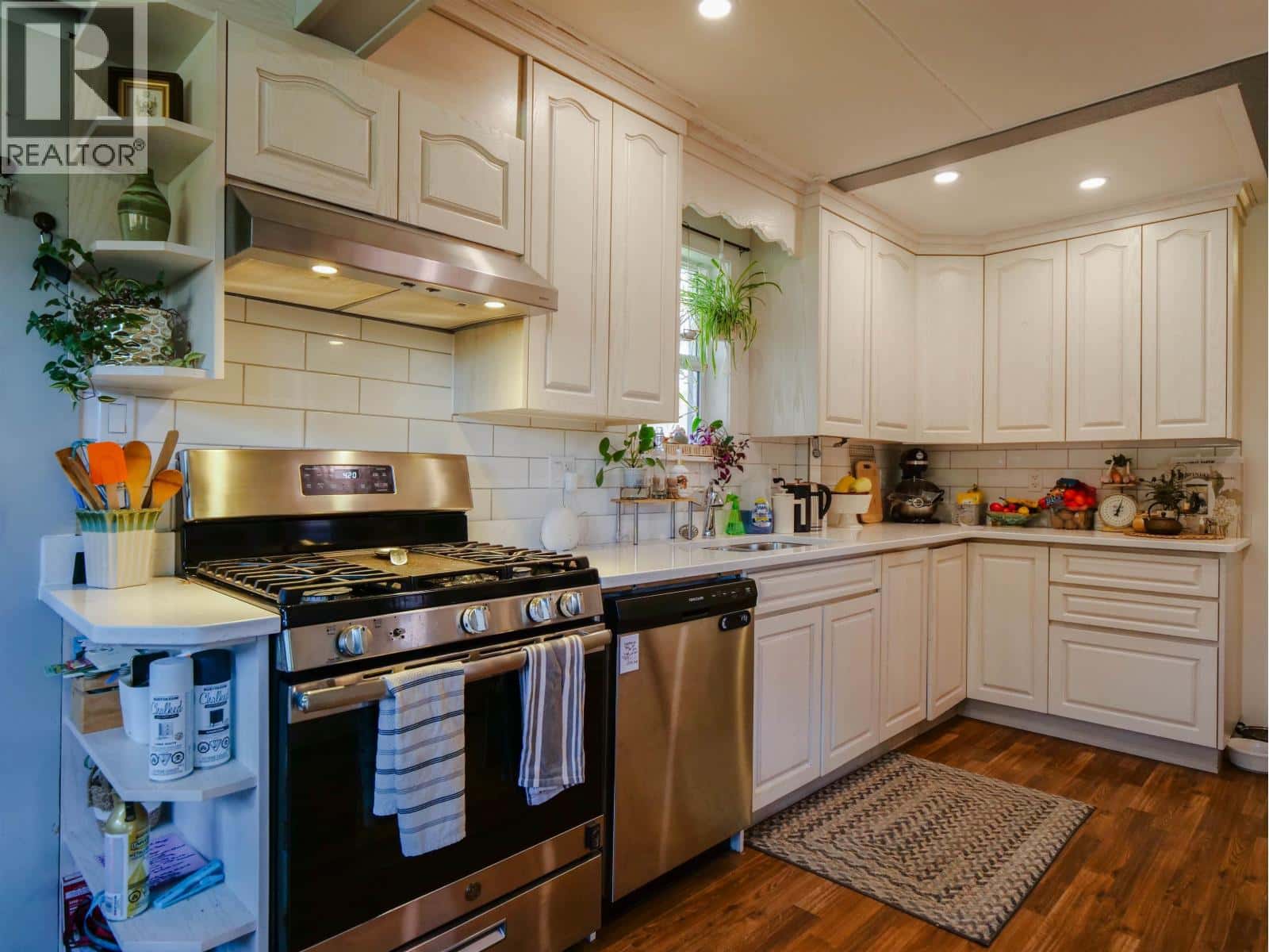 694 WALKEM STREET — Quesnel - Photo 4 of 39