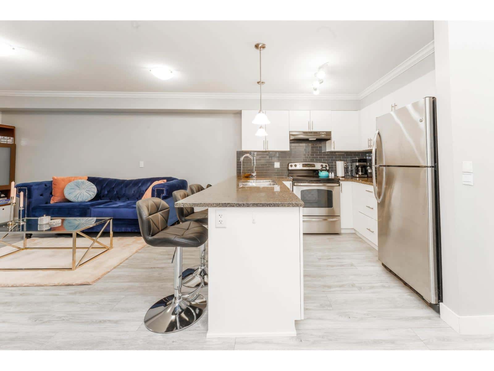 217 17769 57 AVENUE — Surrey - Photo 2 of 23