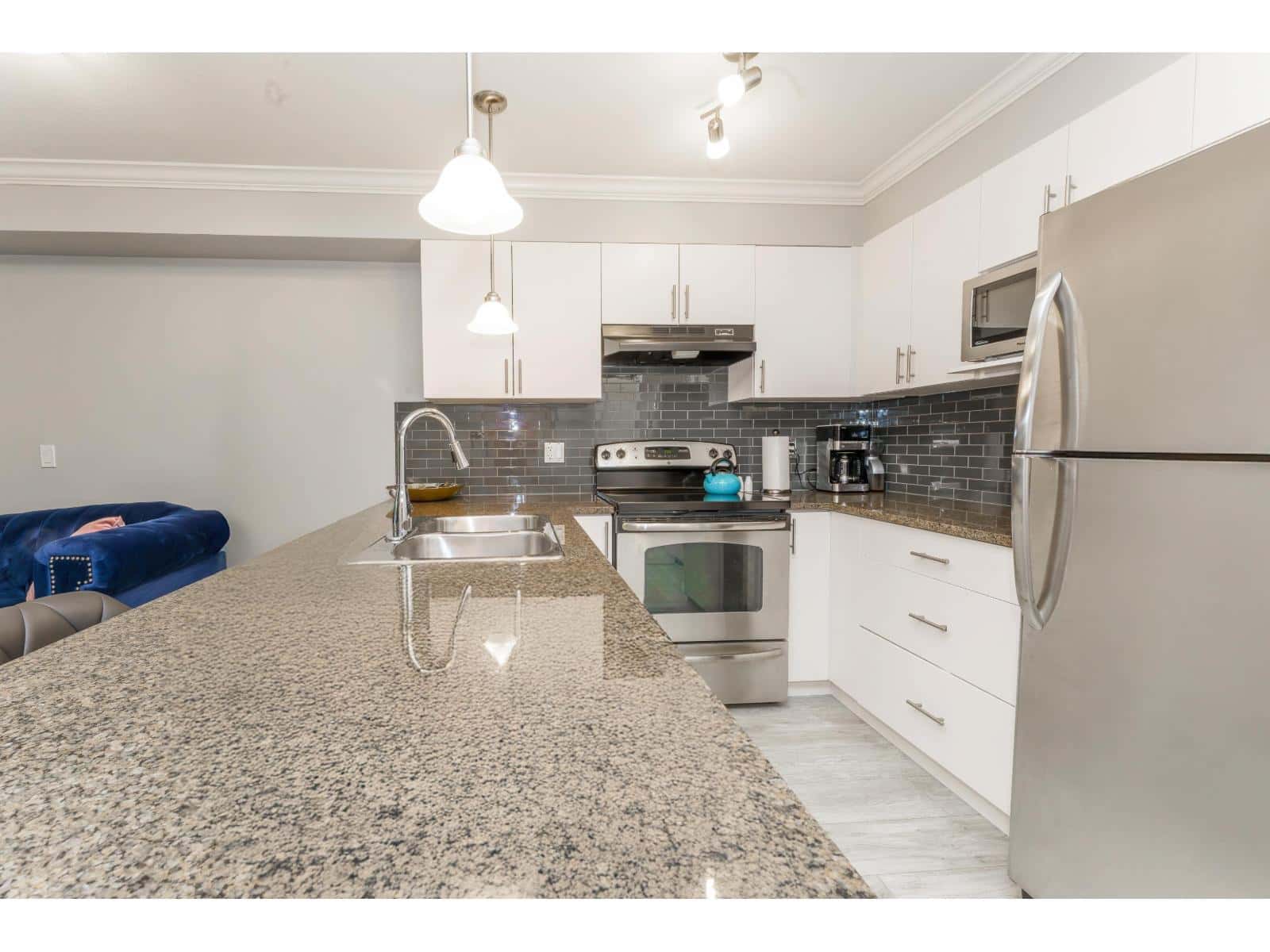 217 17769 57 AVENUE — Surrey - Photo 3 of 23