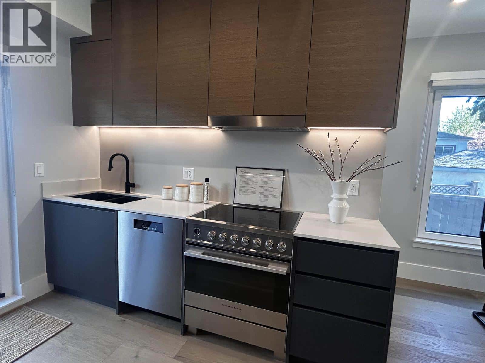 1341 E 21ST AVENUE — Vancouver - Photo 2 of 16