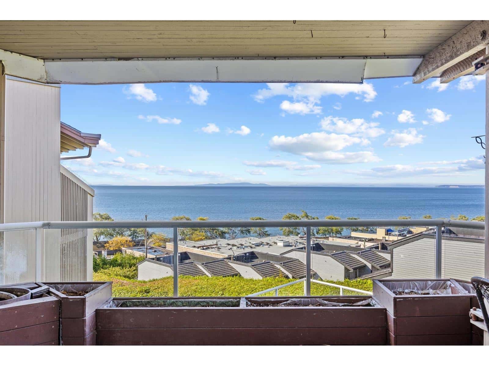 504 15015 VICTORIA AVENUE — White Rock - Photo 2 of 31