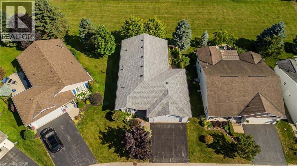 109 EMERALD Court — Freelton - Photo 5 of 43