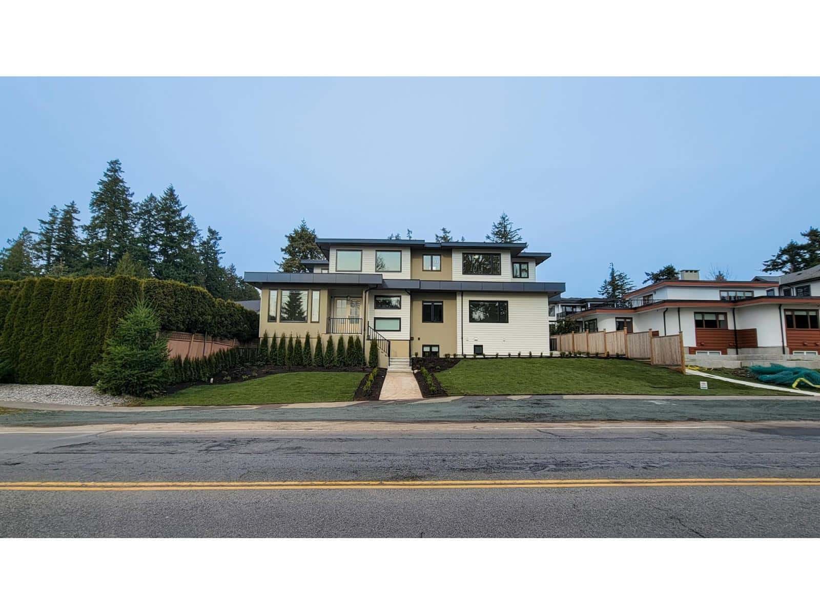 13525 16TH AVENUE — Surrey - Photo 2 of 40