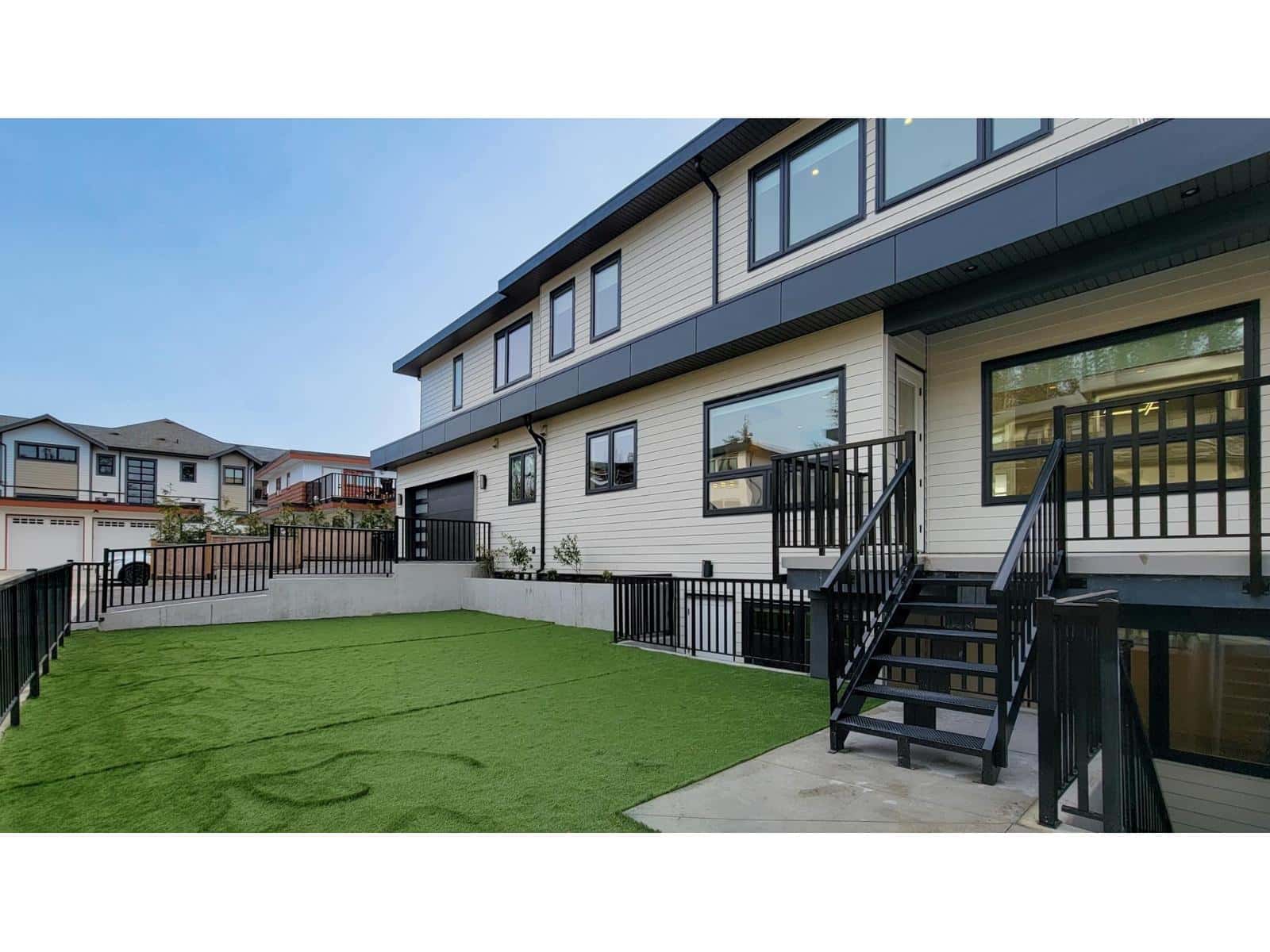 13525 16TH AVENUE — Surrey - Photo 3 of 40