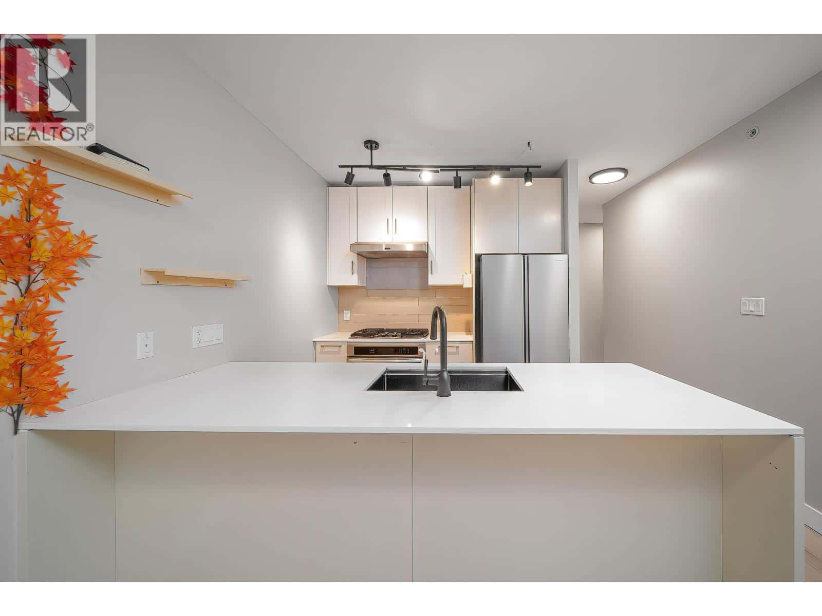 902 6971 ELMBRIDGE WAY — Richmond - Photo 5 of 18