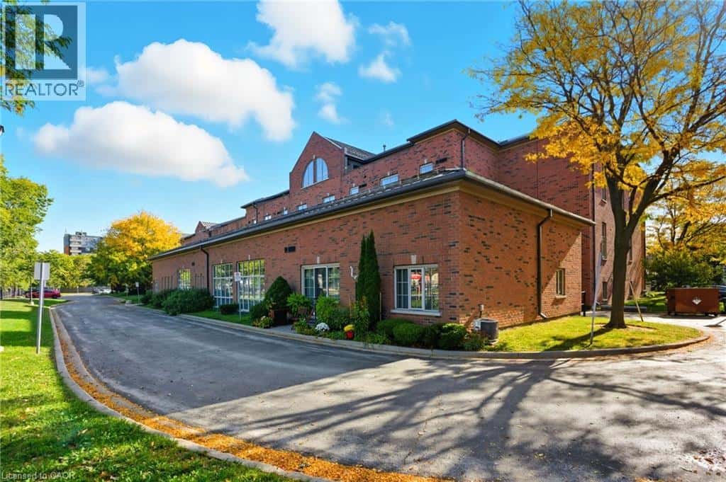 262 DUNDAS Street E Unit# 311 — Waterdown - Photo 3 of 50