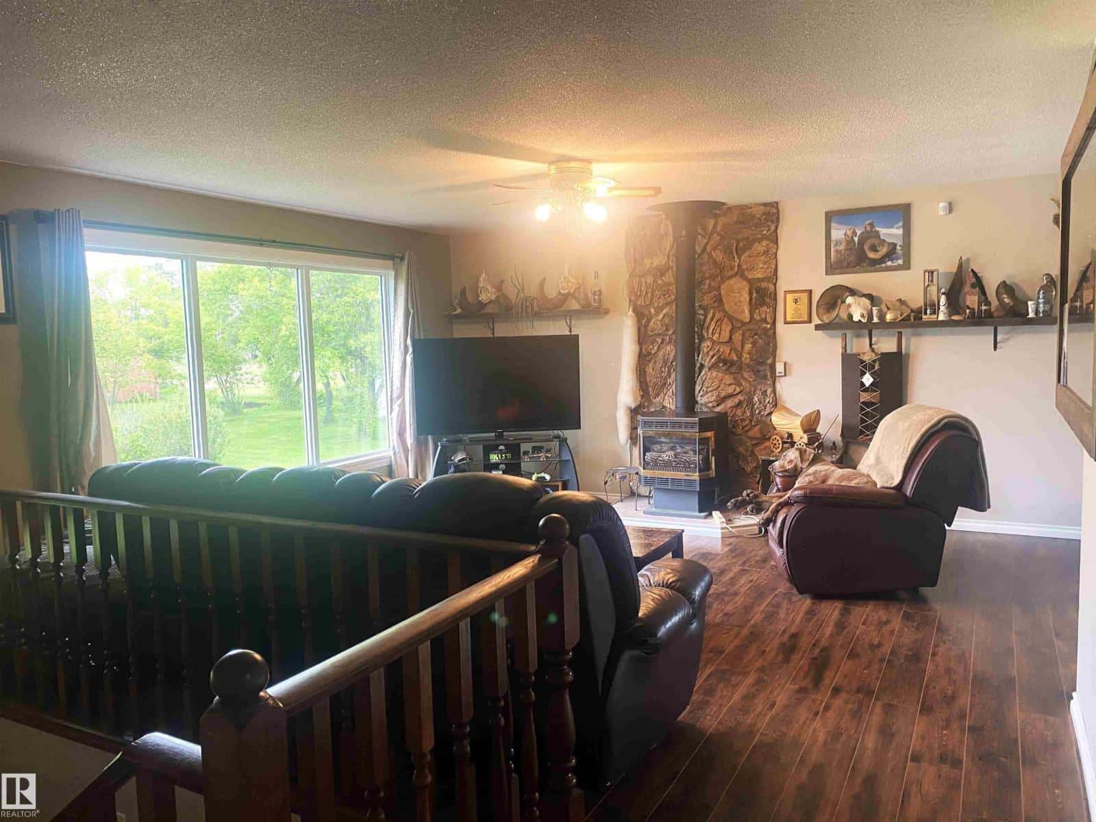 48214 Rge Rd 42 — Rural Brazeau County - Photo 3 of 37