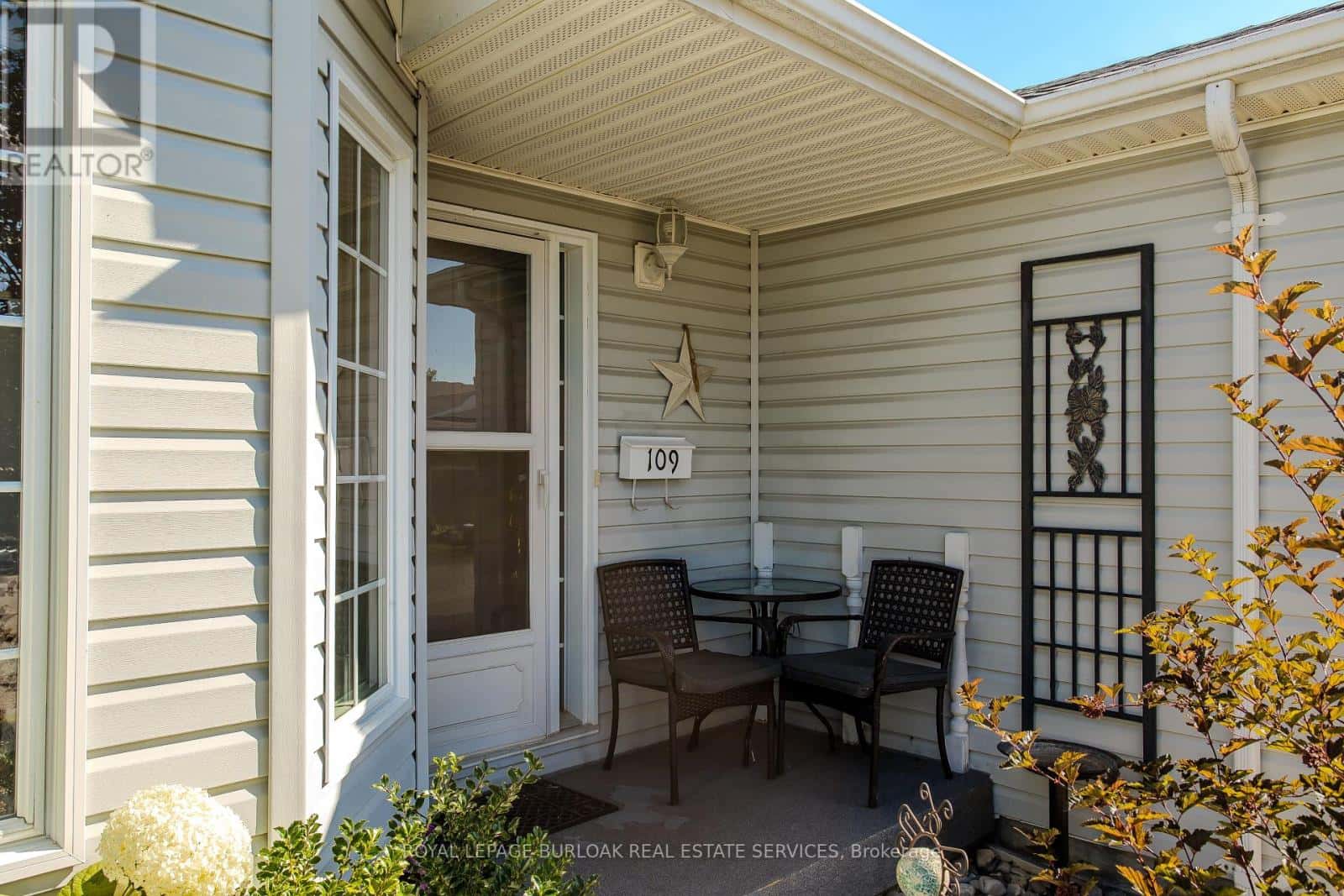 109 EMERALD COURT — Hamilton (Freelton) - Photo 3 of 41