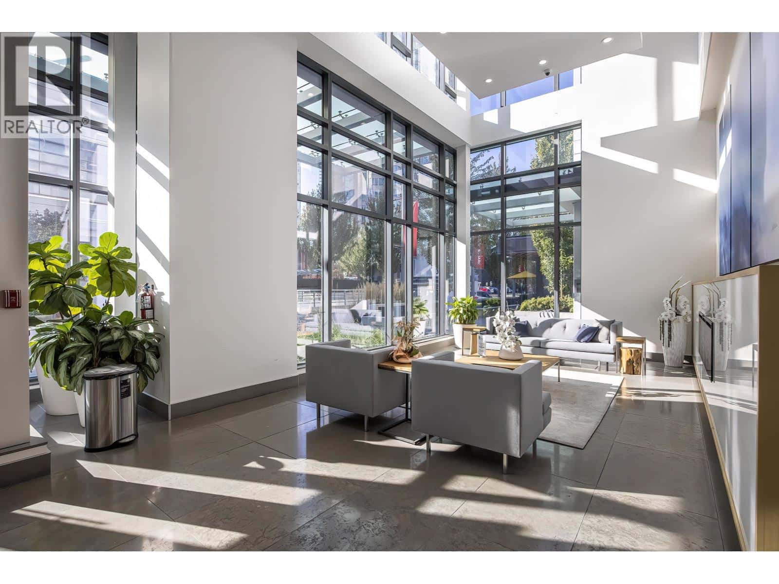 802 6098 STATION STREET — Burnaby - Photo 2 of 12