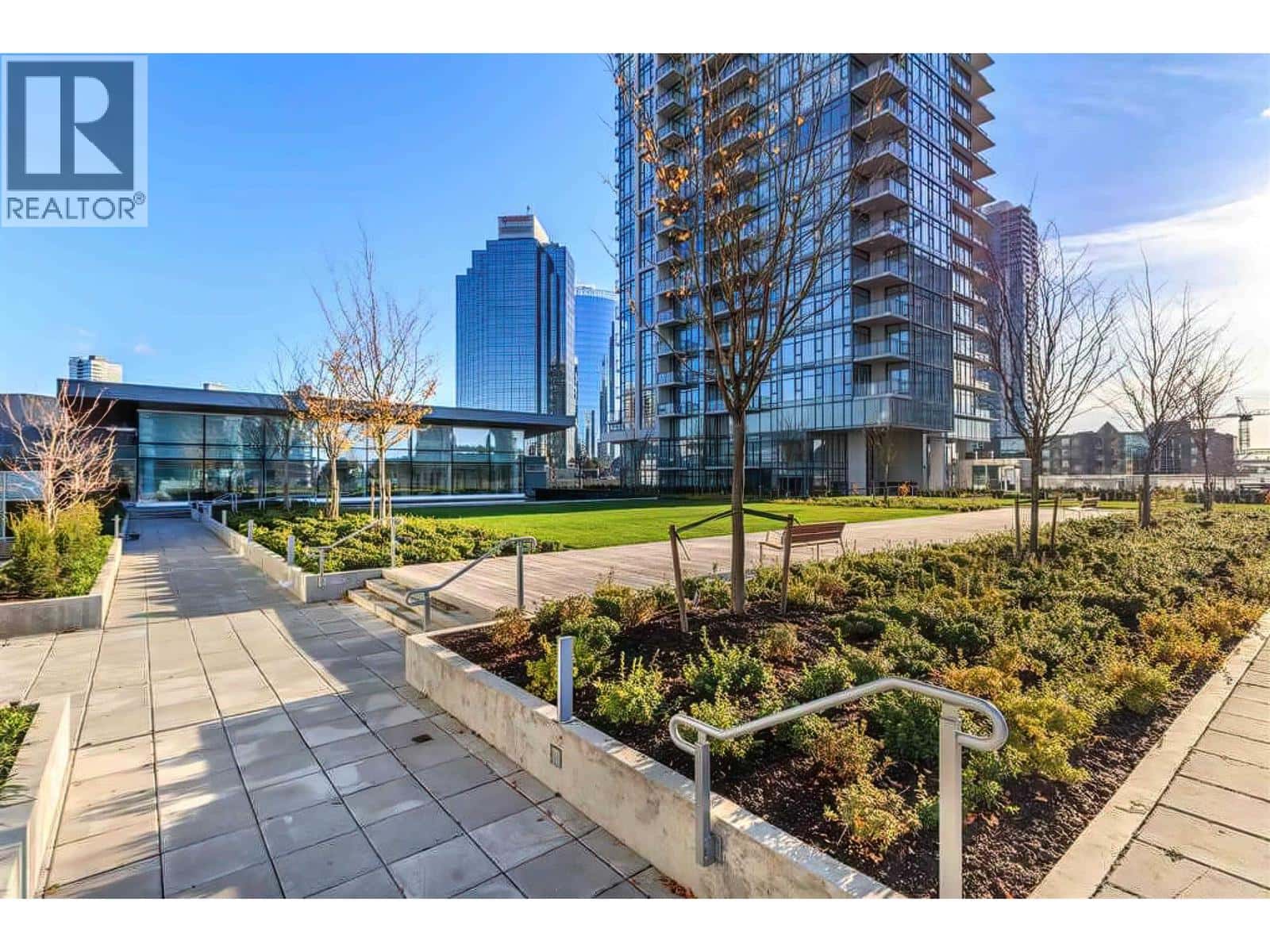 802 6098 STATION STREET — Burnaby - Photo 3 of 12