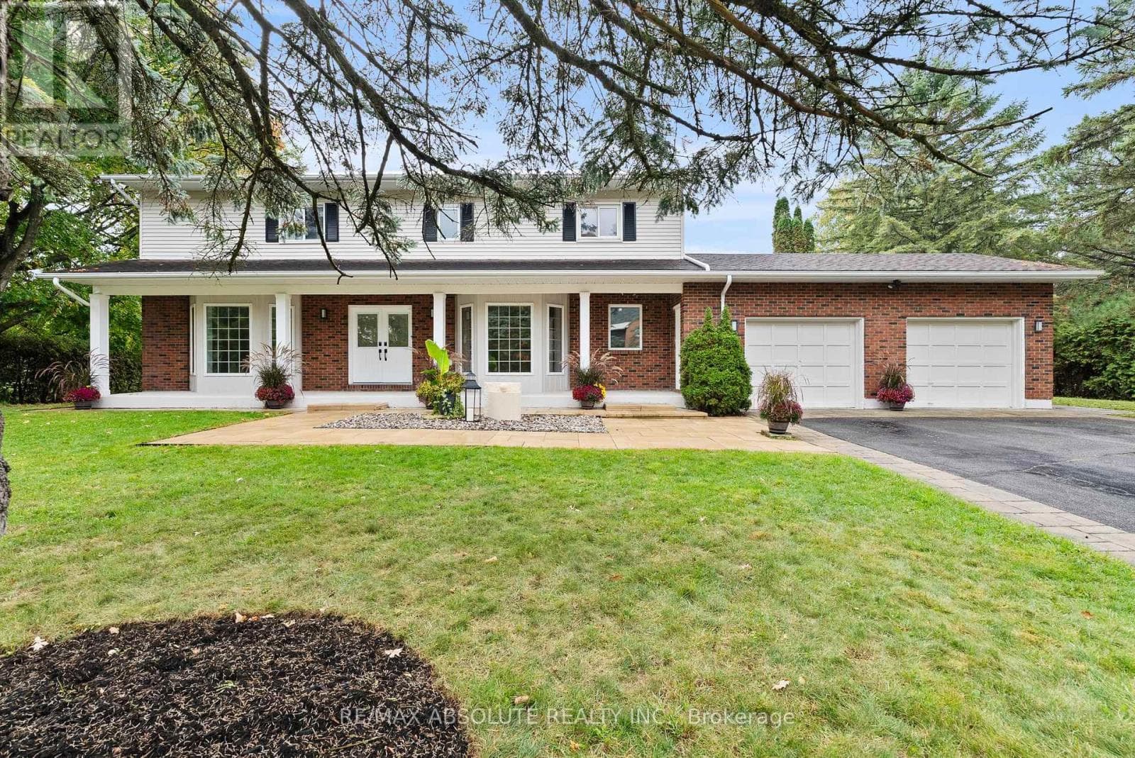 6 HOWARD COURT — Ottawa - Main photo