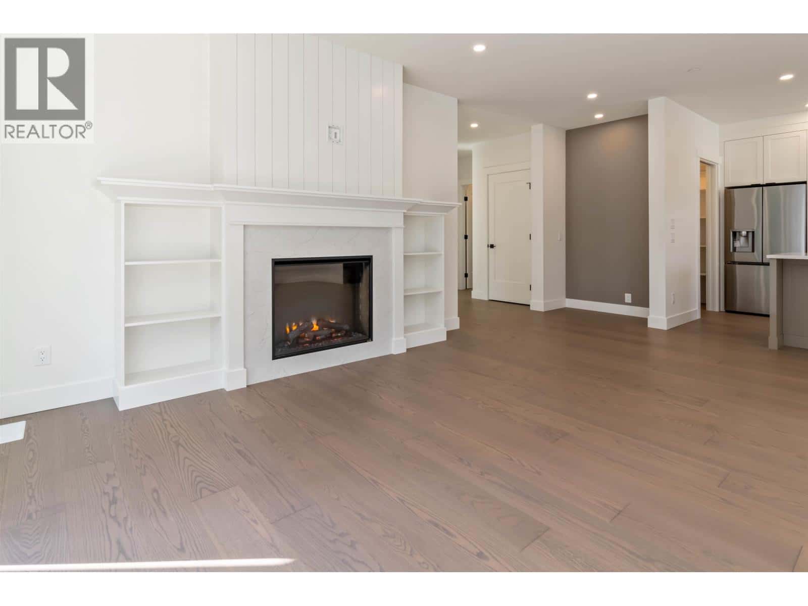 765 PATRICIA AVENUE — Port Coquitlam - Photo 4 of 31