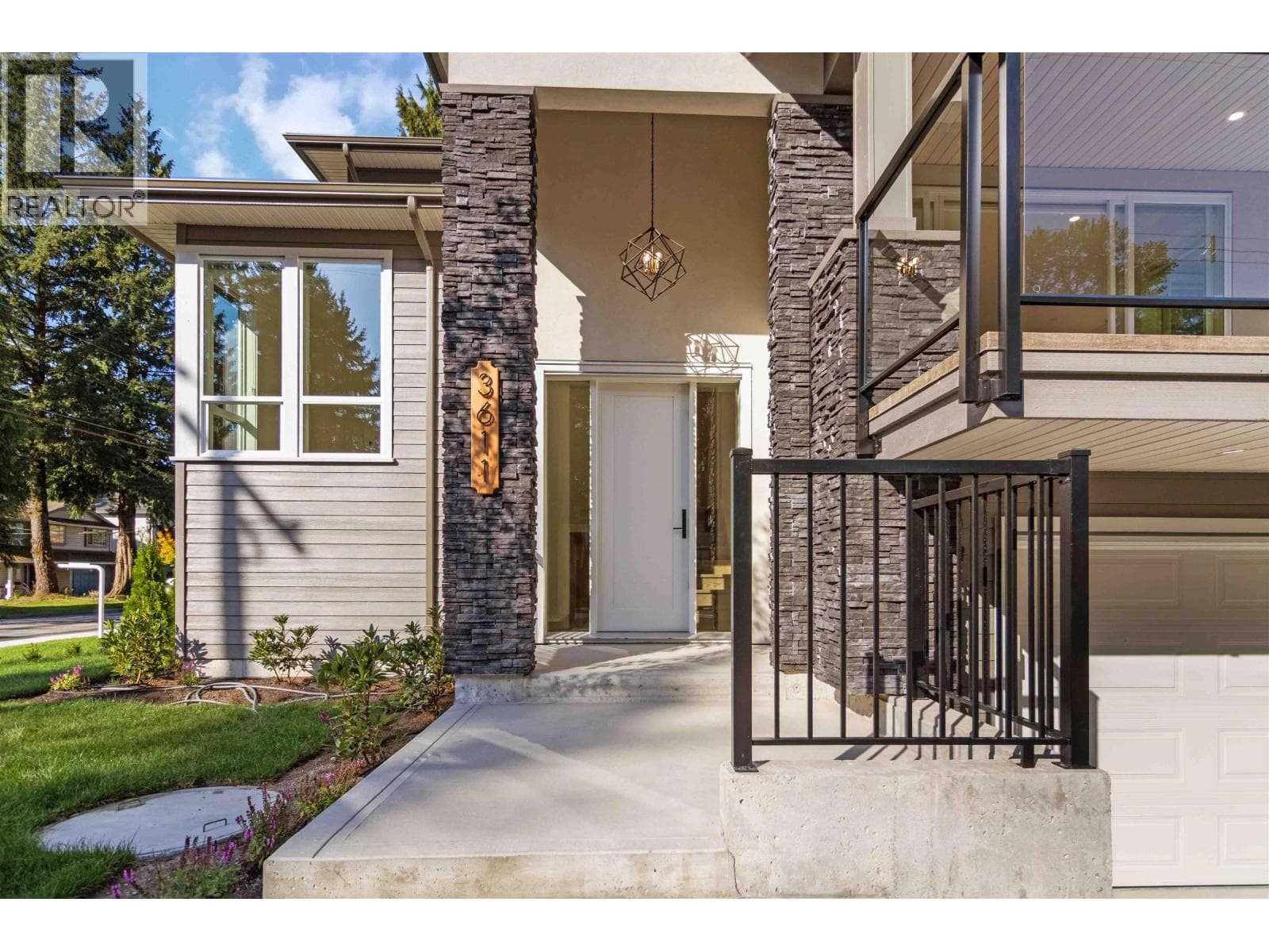 765 PATRICIA AVENUE — Port Coquitlam - Main photo