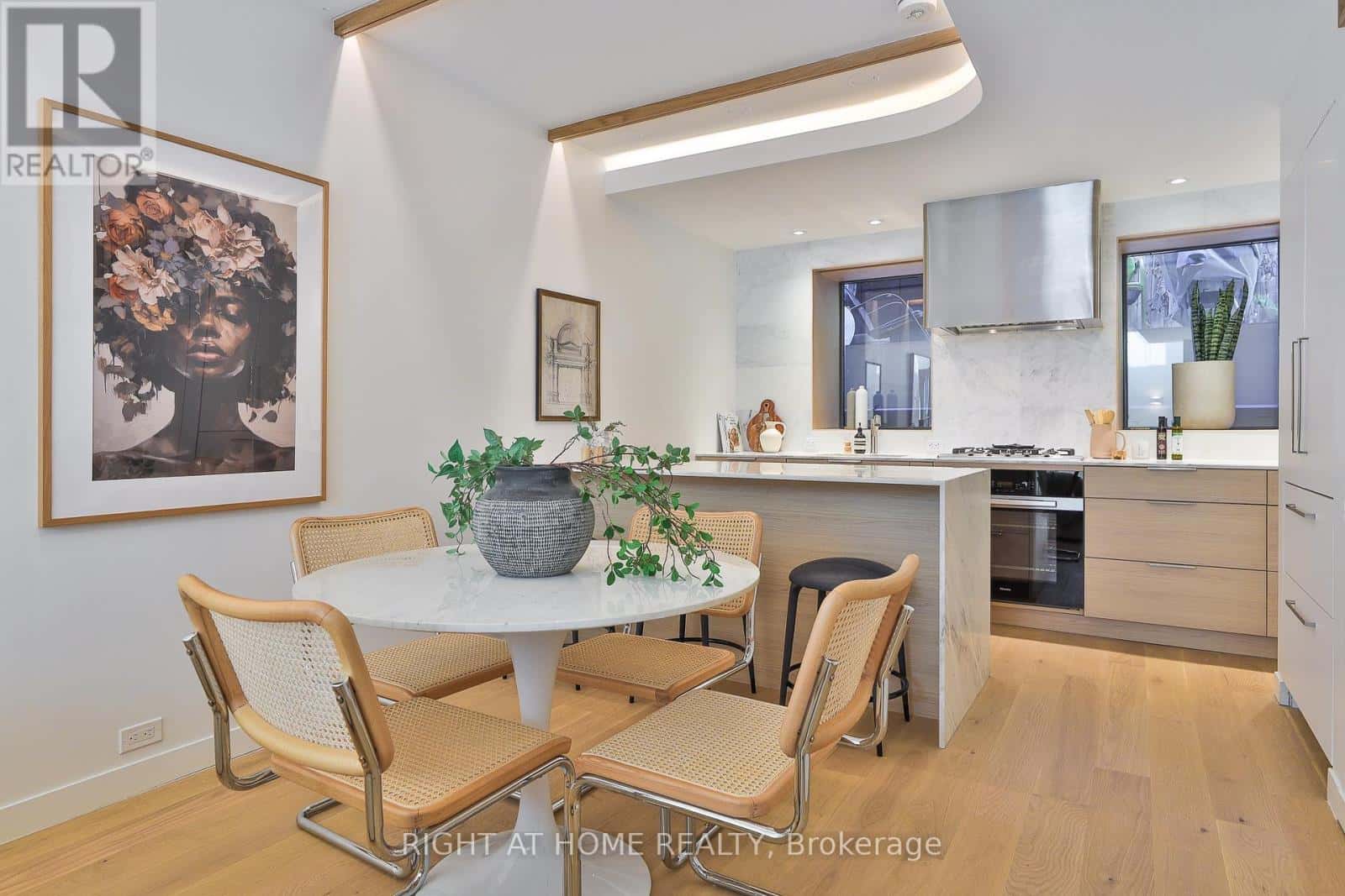 GARDEN HOME 6 - 225 BRUNSWICK AVENUE — Toronto (University), Ontario - Photo 5 of 18