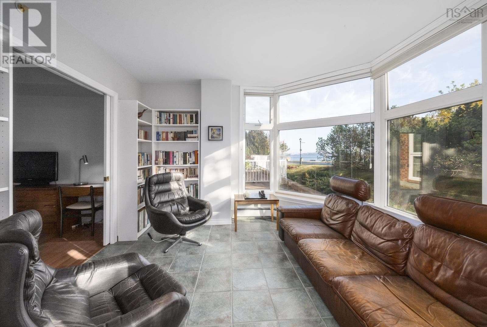 106 99 Waterfront Drive — Bedford - Main photo