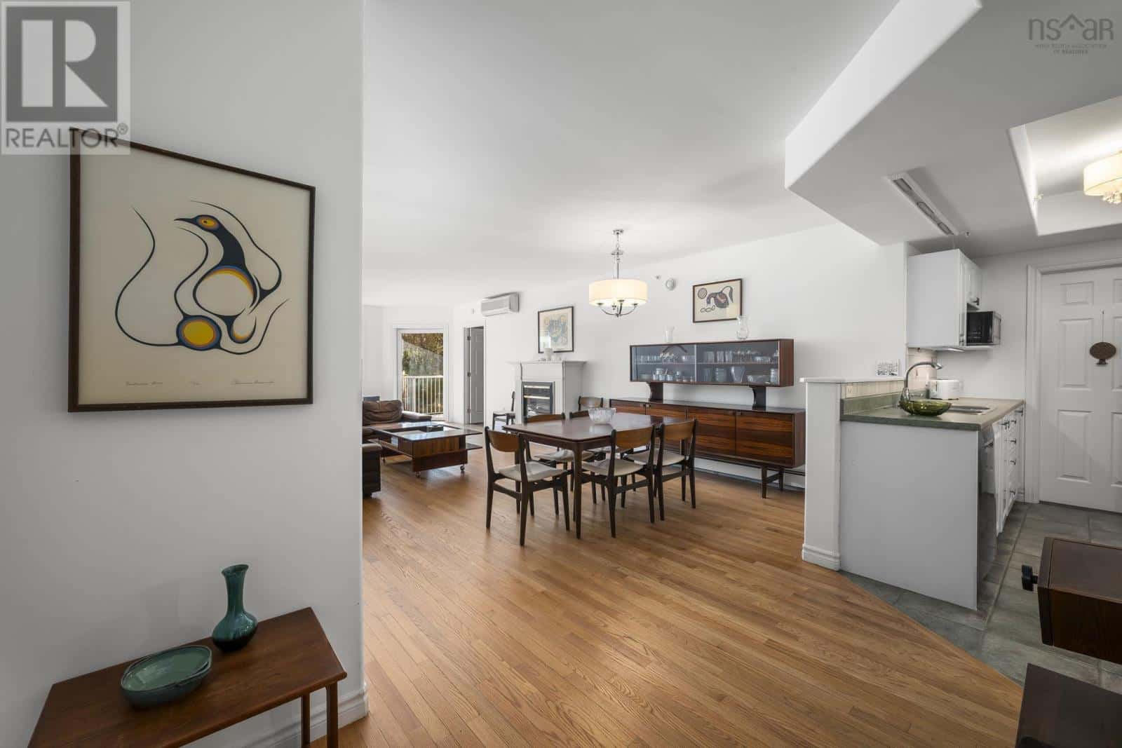 106 99 Waterfront Drive — Bedford - Photo 3 of 41