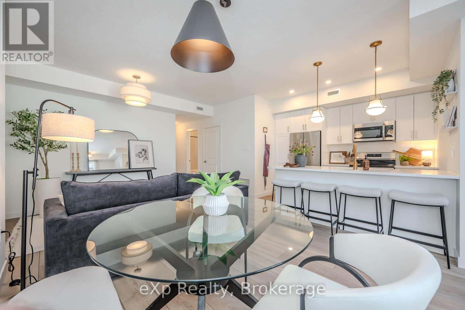 105 - 824 WOOLWICH STREET — Guelph (Riverside Park) - Photo 2 of 8