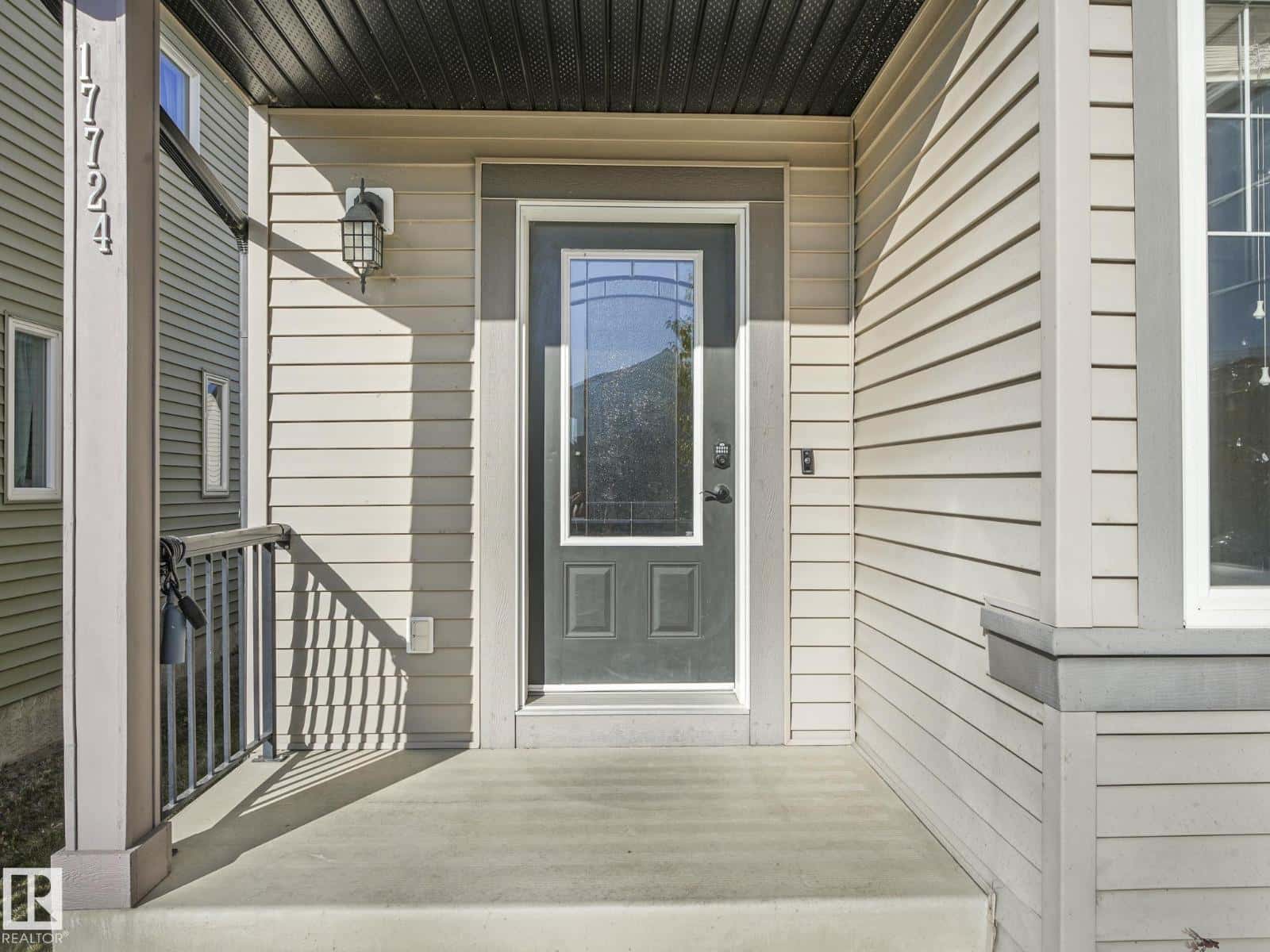 17724 6 AV SW — Edmonton - Photo 3 of 60