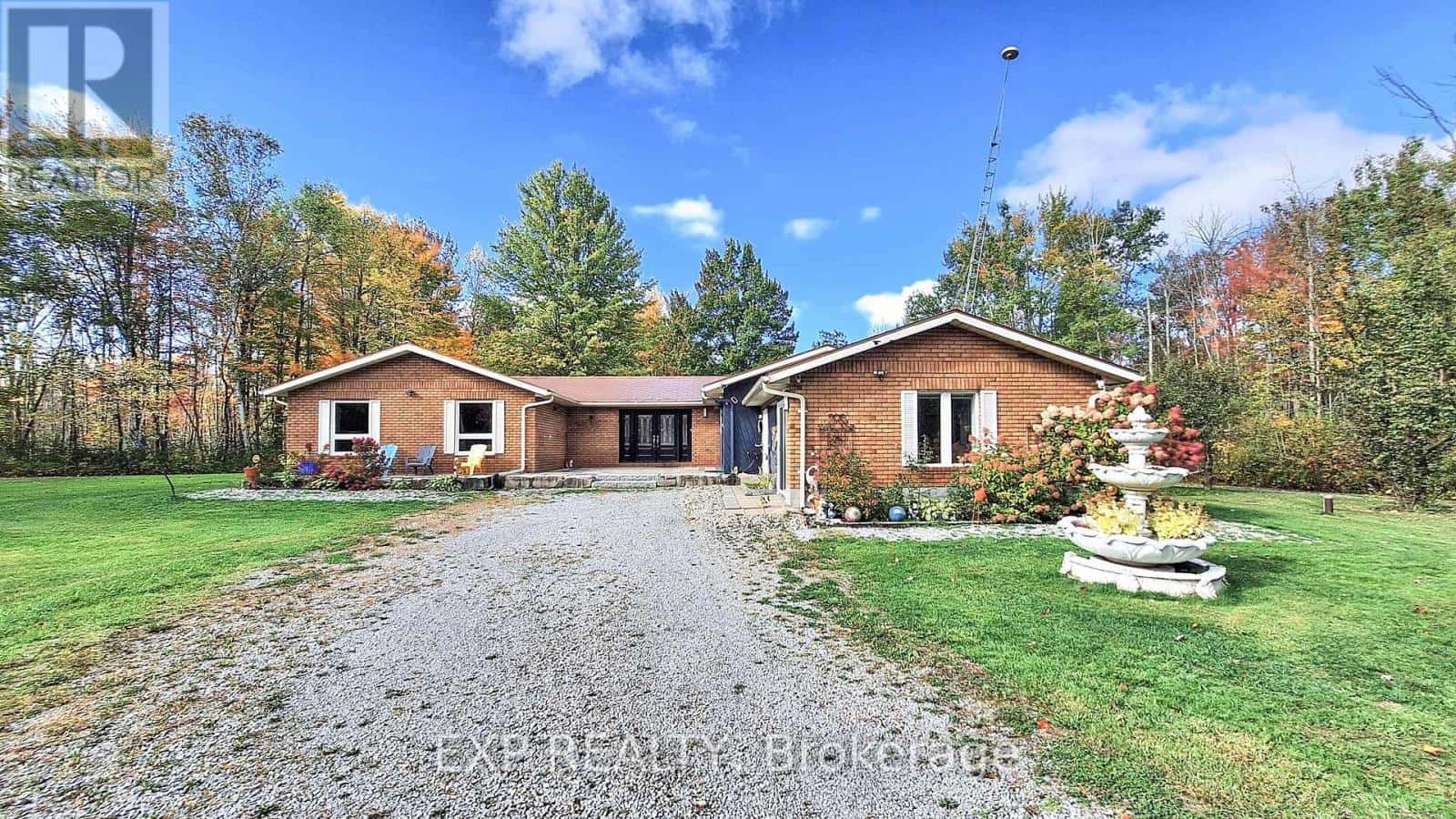 24762 WEIRS SIDE ROAD — Georgina (Baldwin) - Photo 3 of 34