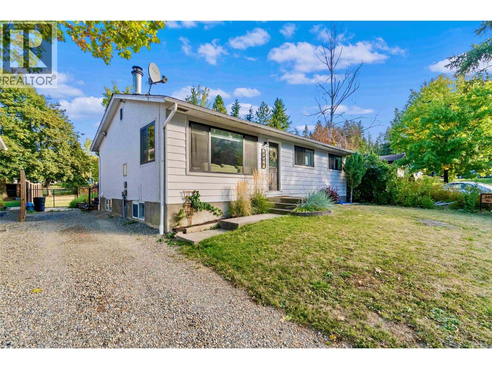 3091 28 Avenue NE — Salmon Arm - Photo 3 of 46