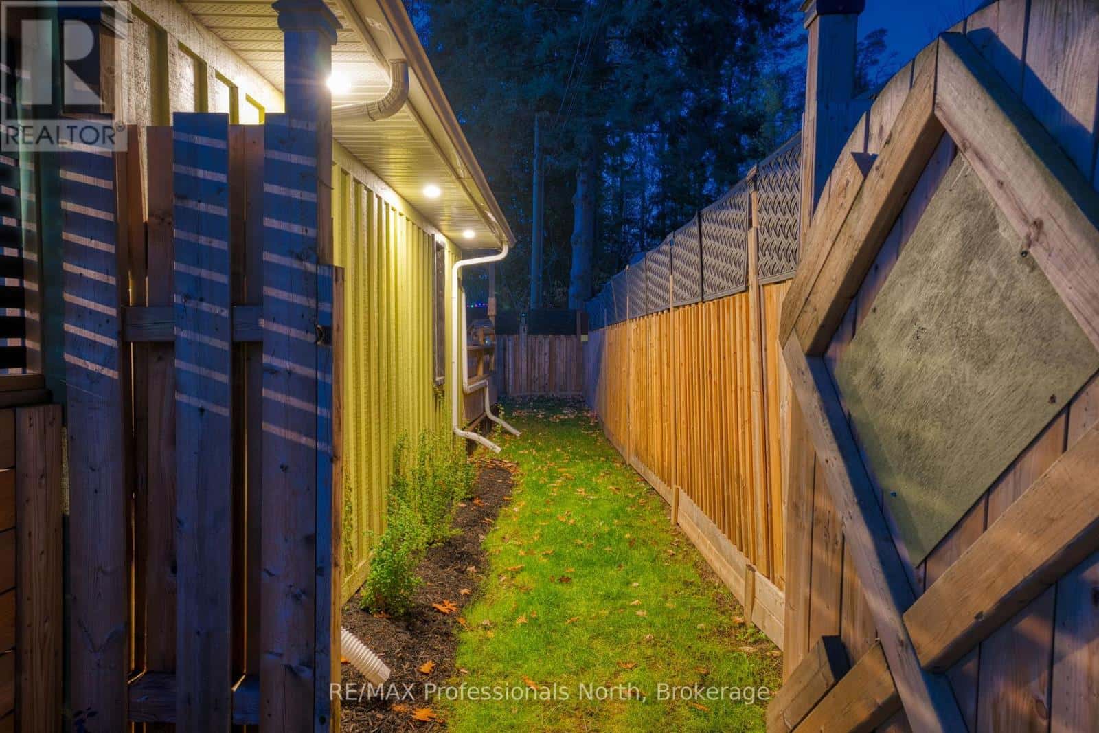 161 QUEBEC STREET — Bracebridge (Macaulay) - Photo 3 of 40