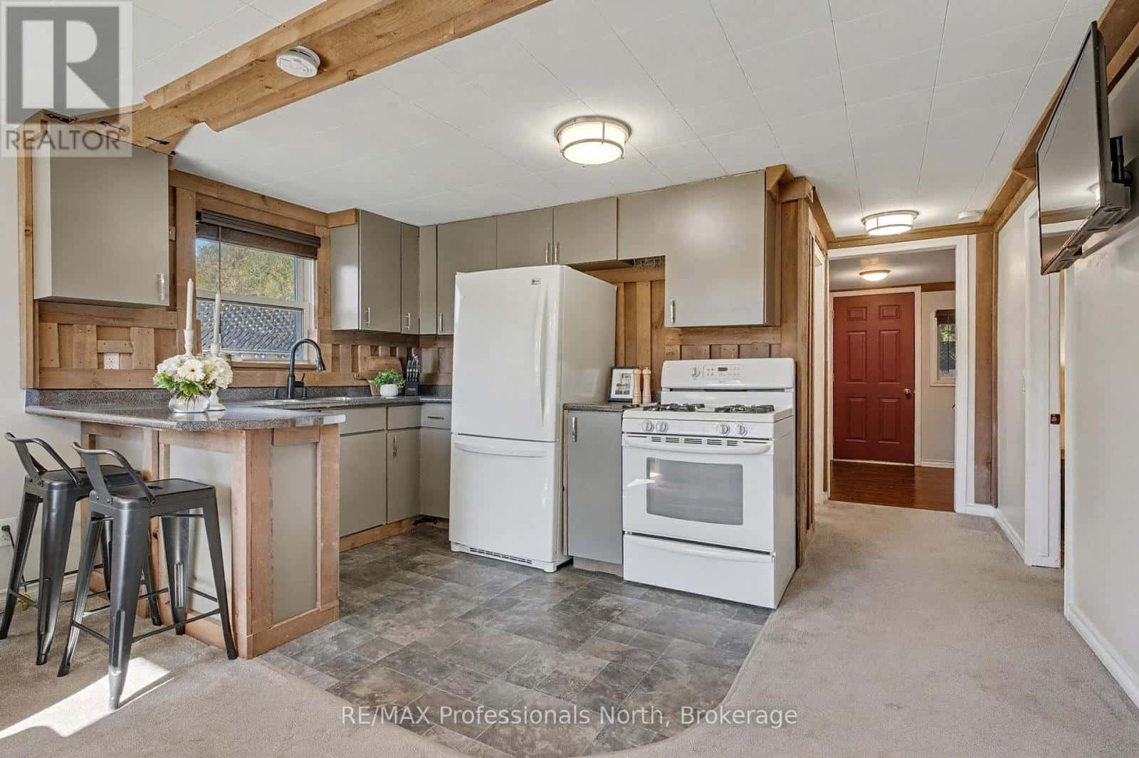 161 QUEBEC STREET — Bracebridge (Macaulay) - Photo 5 of 40