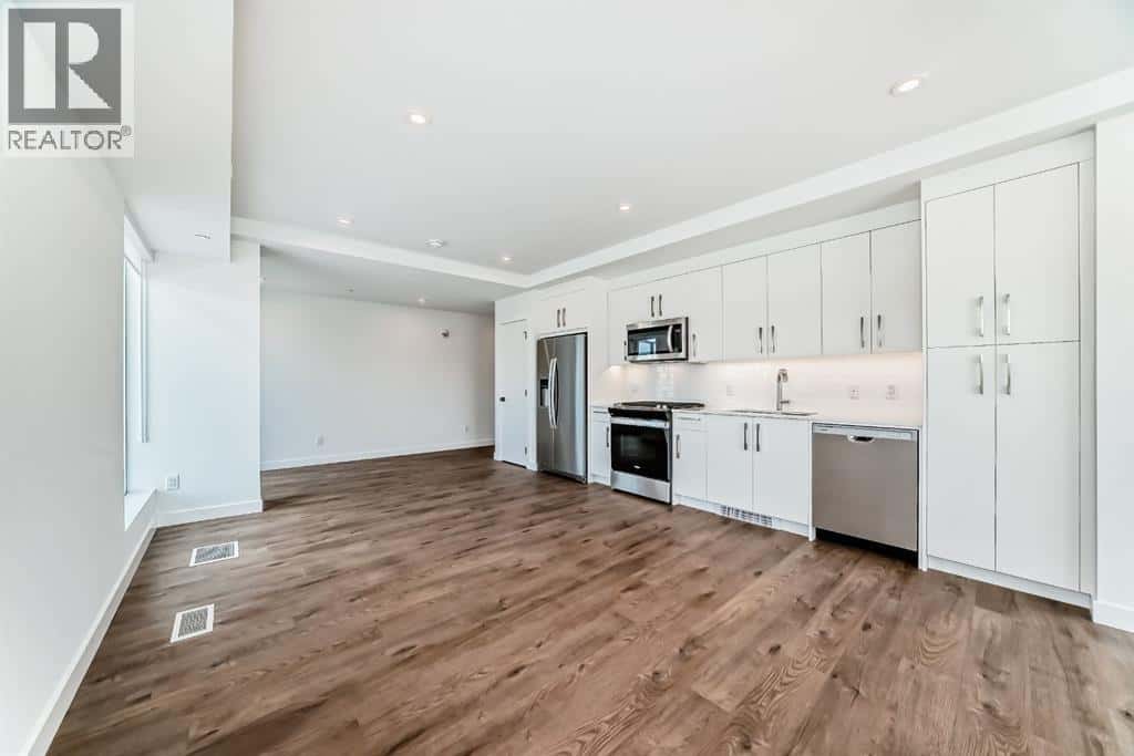 201, 110 18A Street NW — Calgary - Photo 4 of 19