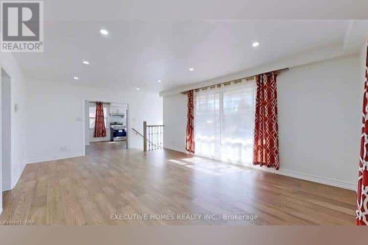 826 SCARBOROUGH GOLF CLUB ROAD — Toronto (Woburn) - Photo 5 of 10