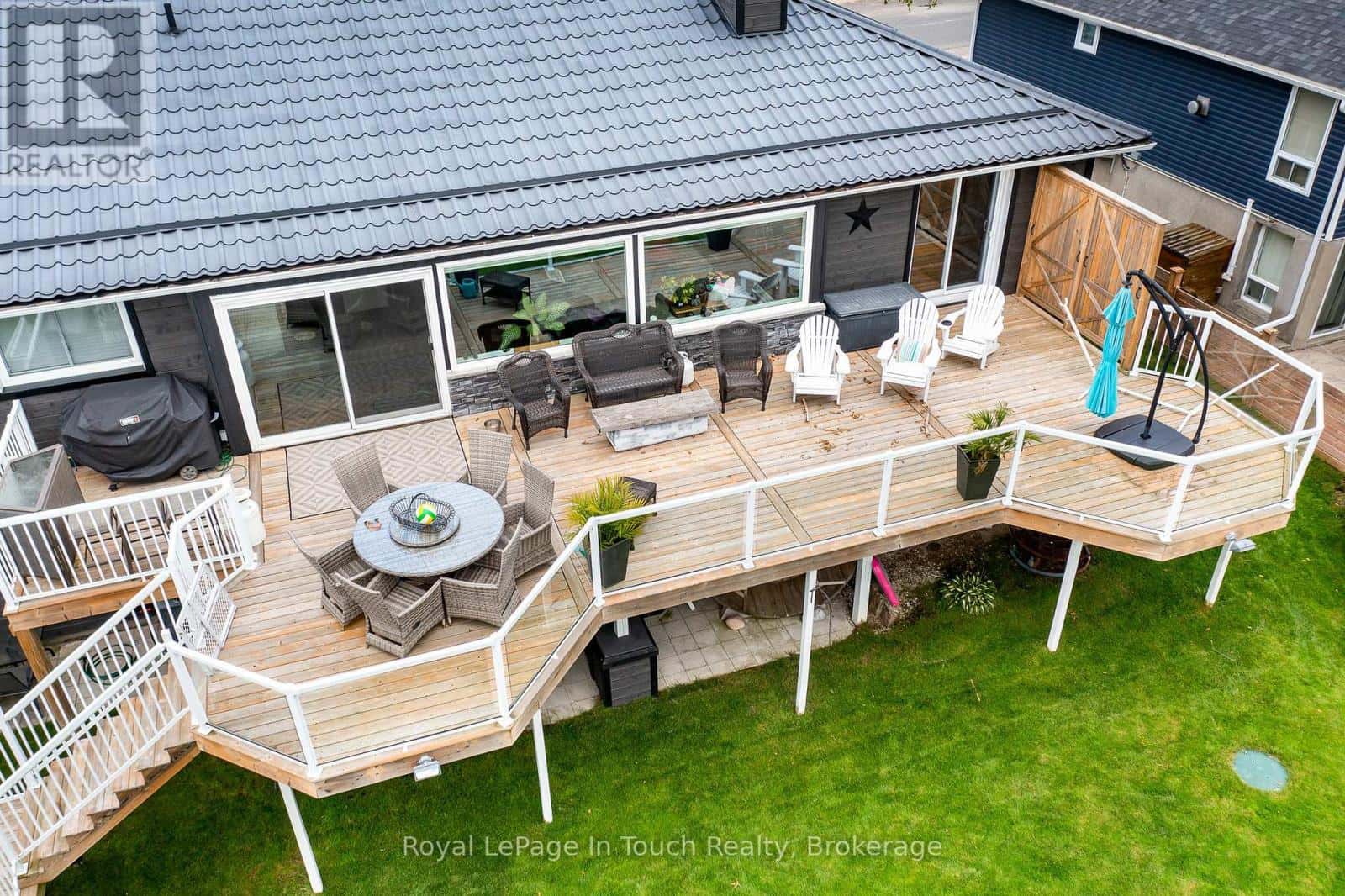 8 TINY BEACHES ROAD S — Tiny - Photo 3 of 50