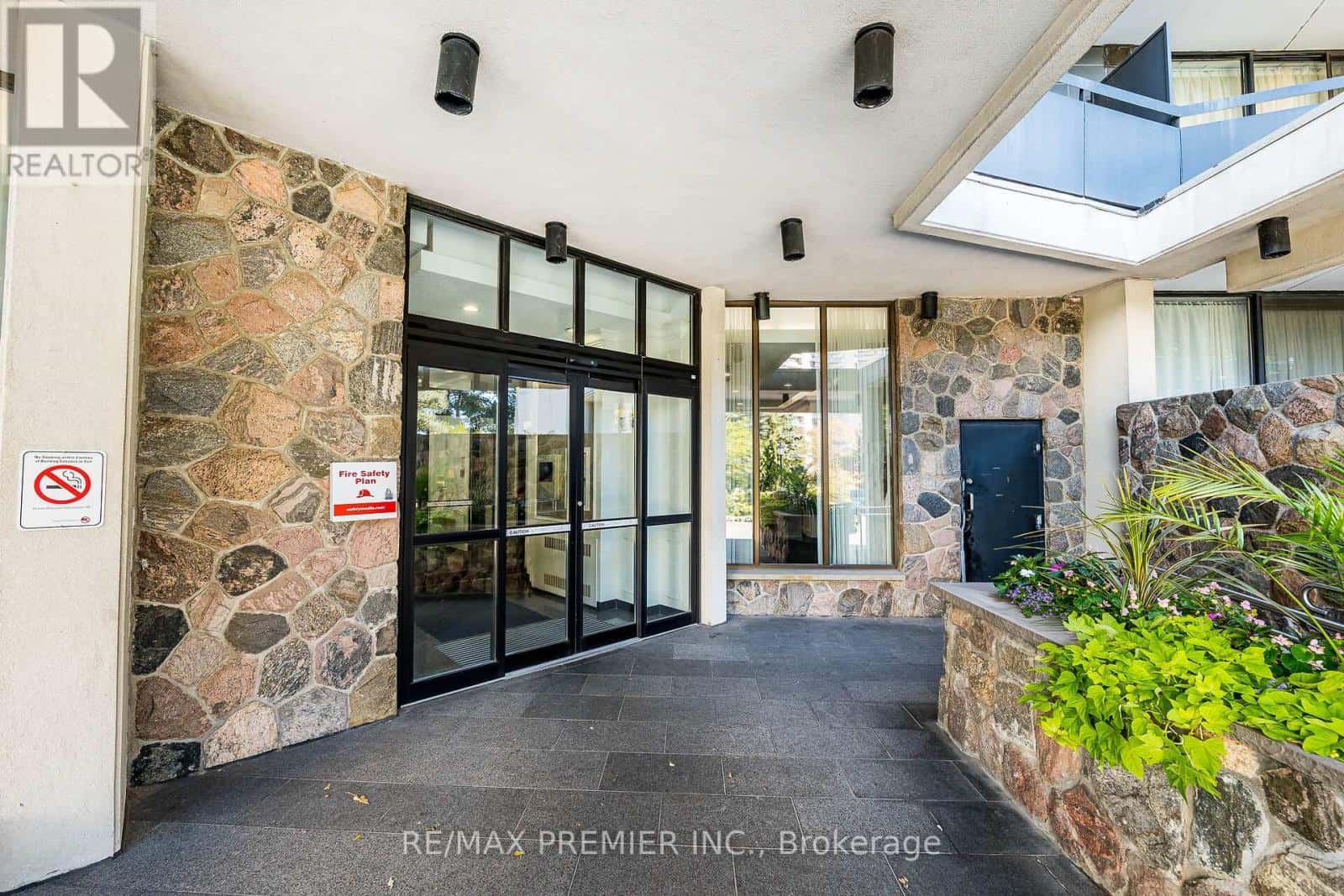 2308 - 75 GRAYDON HALL DRIVE — Toronto (Parkwoods-Donalda) - Photo 4 of 42