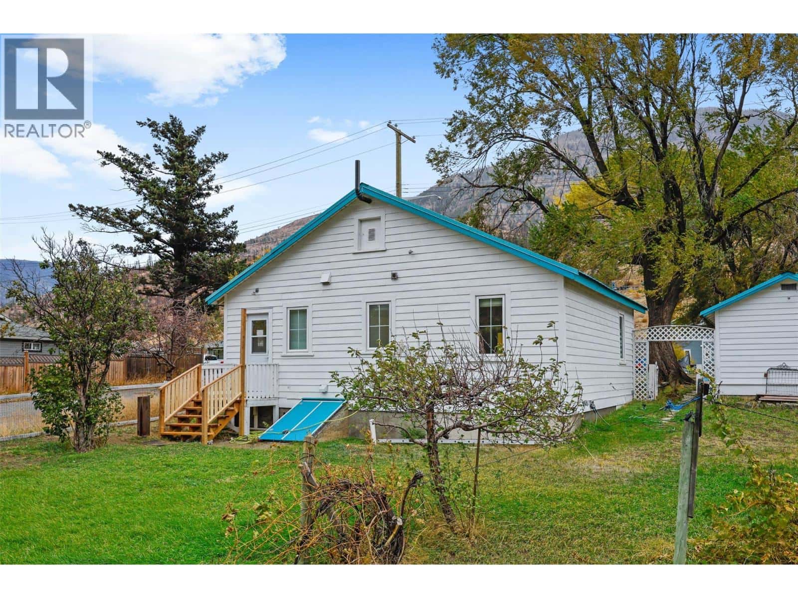 124 FRASER Street — Lytton - Photo 2 of 37